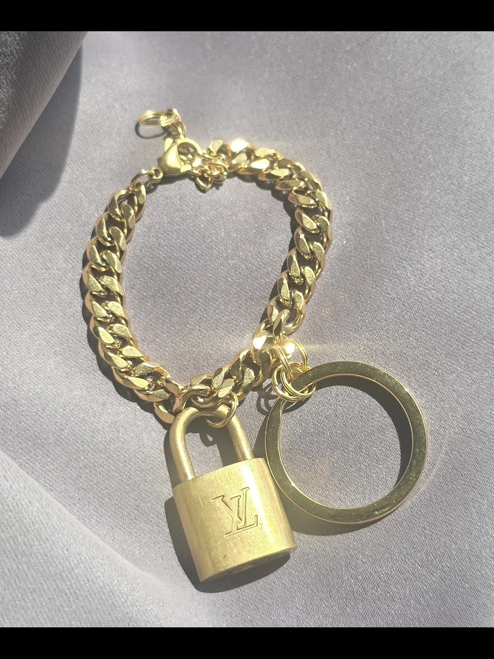 Authentic Louis Vuitton Lock On 18k Gold Plated Keychain/Keyrings/Necklaces Show